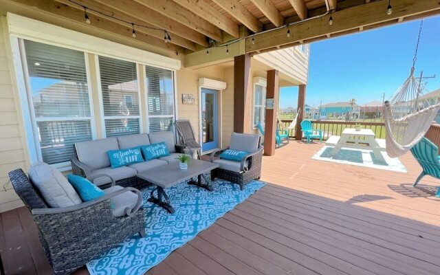 Sea-renity 3 Bedroom Home by Redawning