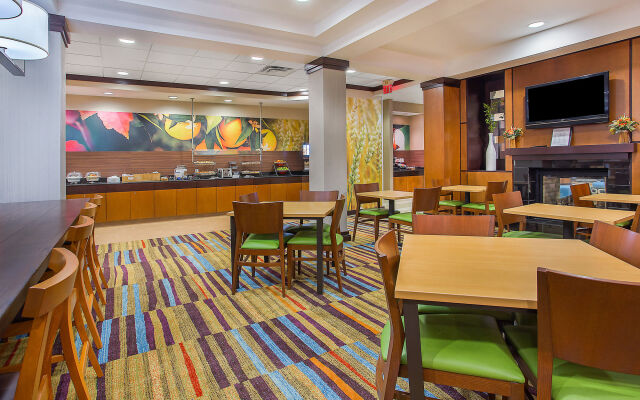 Fairfield Inn & Suites by Marriott Louisville East