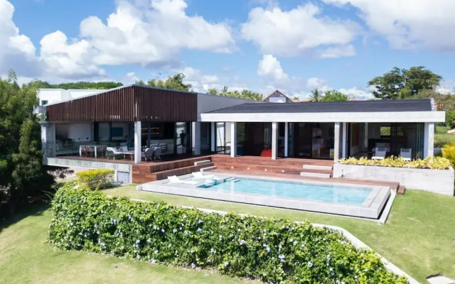 Villa Futura by Acomodo