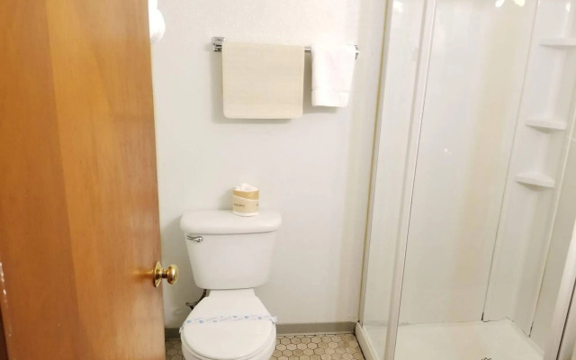 The Royal Victorian Motel