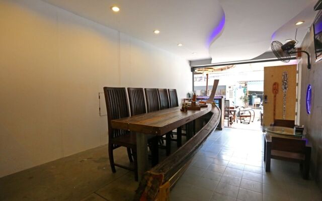 Baan Kamala Hostel and Guesthouse