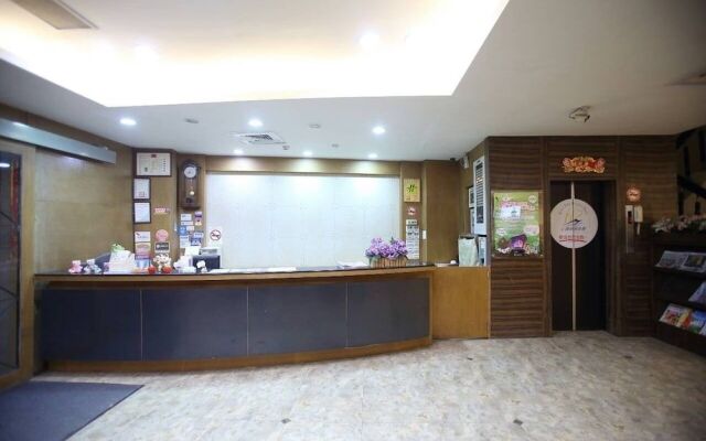 Funhouse Hsinchu