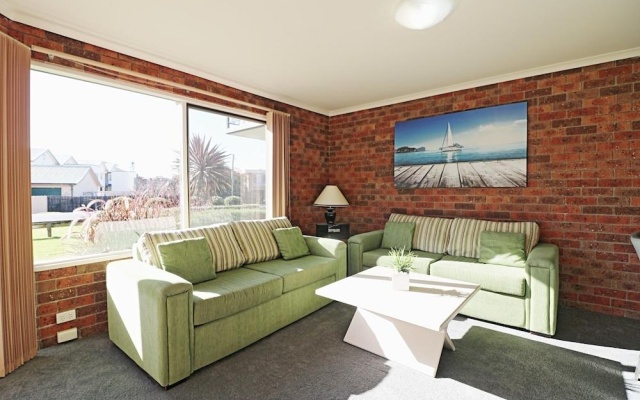 Pelican Waters – Guest Rooms – Merimbula