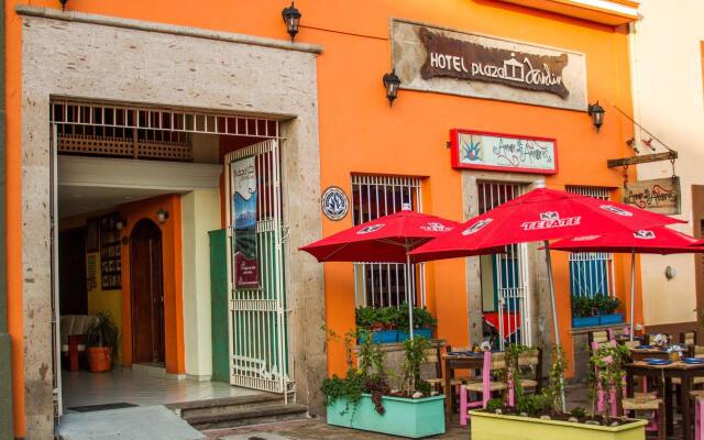 Hotel Plaza Jardín