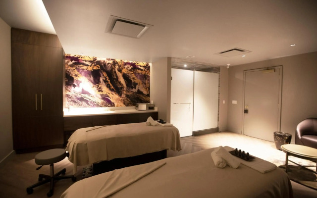 The Omni King Edward Hotel