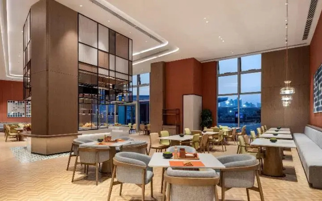 Holiday Inn Hotel & Sts Wuhan International Expo