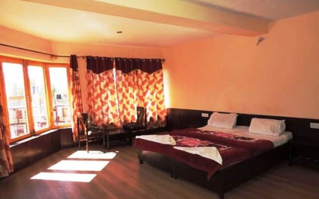 Hotel Kanika Himalayan View