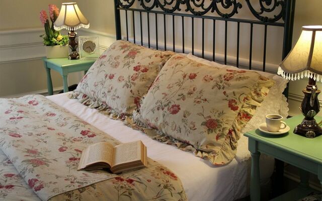 Youngtown Inn & Restaurant