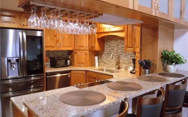 Evergreen 2 - 3 Br Condo