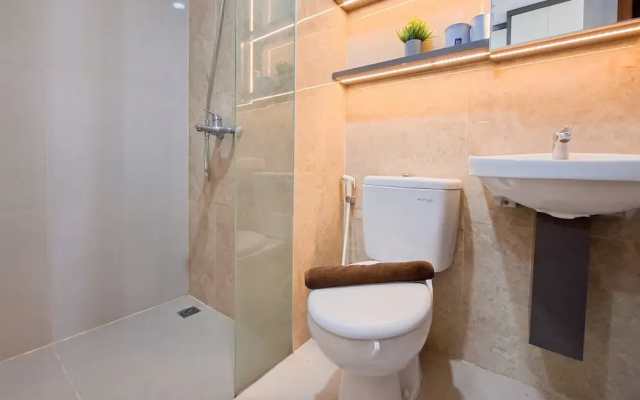 Modern Monochromatic Studio At Transpark Bintaro Apartment