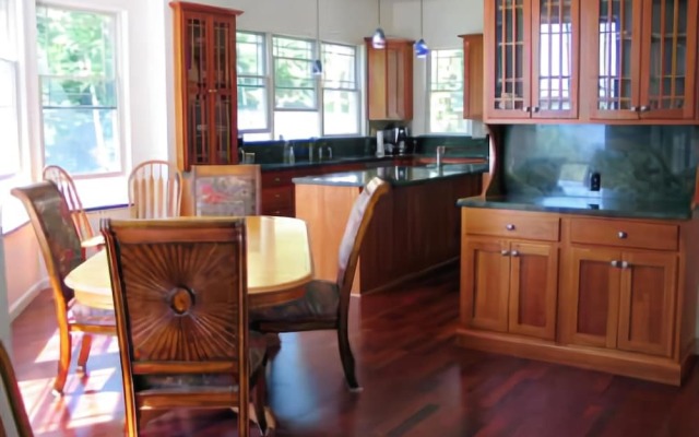 Edgewater Estate - Five Bedroom Home