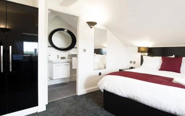 Oak Royal Hotel