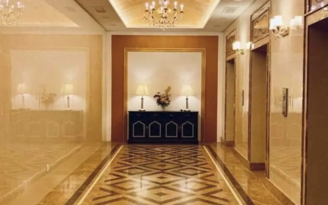 Champs Elysees Homestay by Landmark