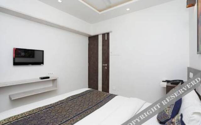 Fabhotel Royce Studio Apartments