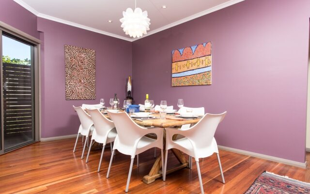 Tura Beachhouse in Dolphin Cove