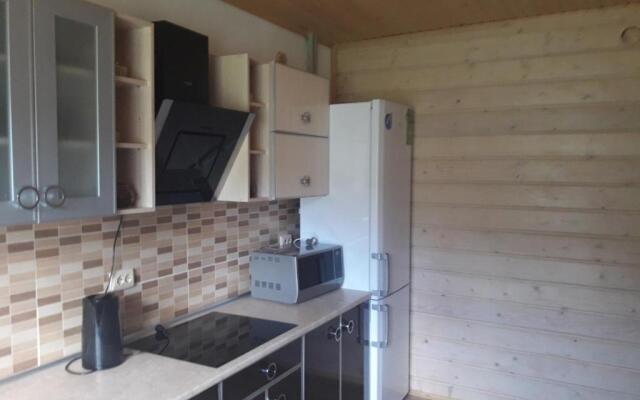 U Anastasii i Sofii bilya richki