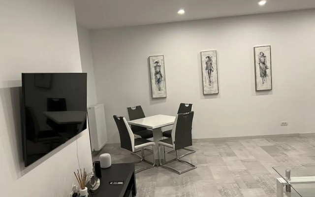 Stunning 3-Room Penthouse W10+W11