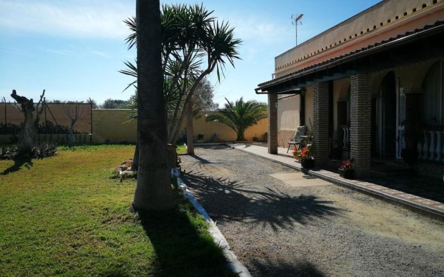 House with 2 Bedrooms in Utrera, with Enclosed Garden And Wifi - 65 Km From the Beach