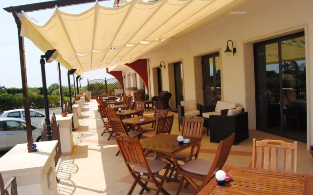 Hotel Relax