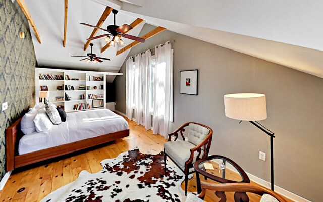 East Austin Bungalow - 3 Br Home