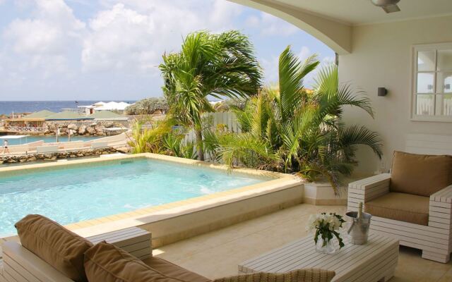 Sea View Villa by the Mambo Beach With Private Pool