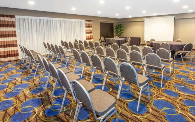 Wyndham Garden Fort Wayne