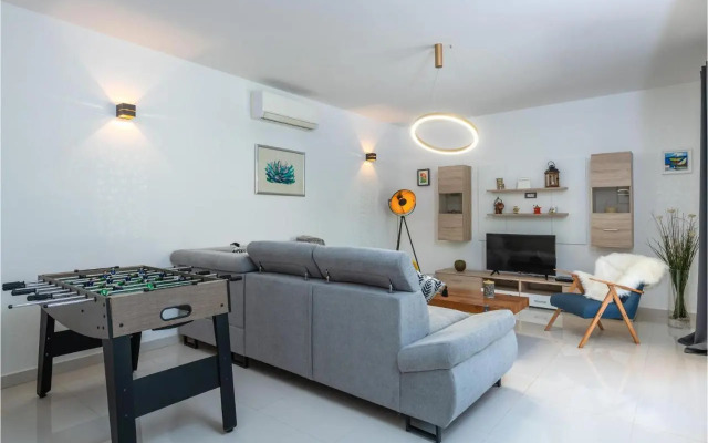 Holiday home Strmac 25 with Outdoor Swimmingpool