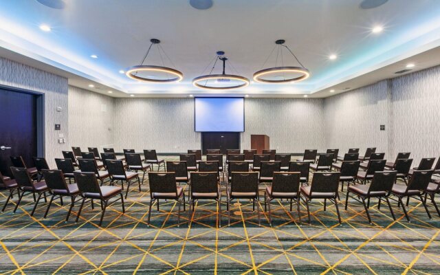 Holiday Inn & Suites McKinney - N Allen by IHG