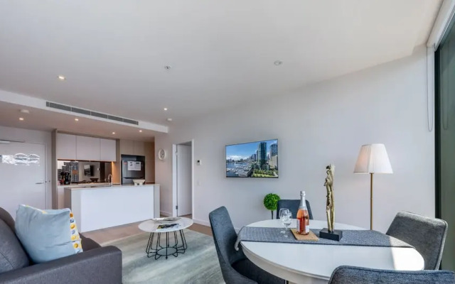 Melbourne Private Apartments - Collins Wharf Waterfront, Docklands