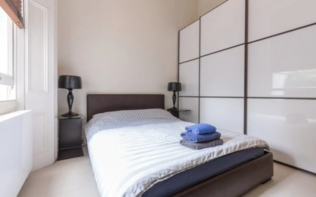 Eson2 - The Dawson Place in Notting Hill