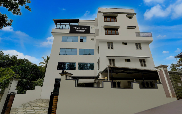 Super Townhouse Thondayad Calicut Formerly Dream Casa