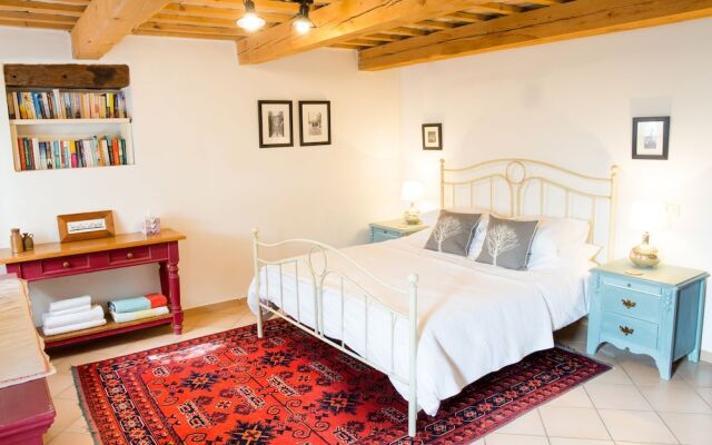 Home set in Olive Grove With Stunning Views
