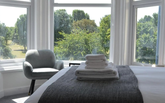 Q8 Boutique Hotel