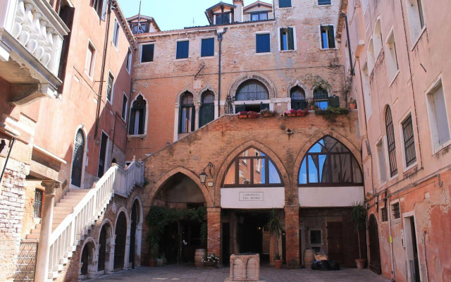 Lion Morosini Palace