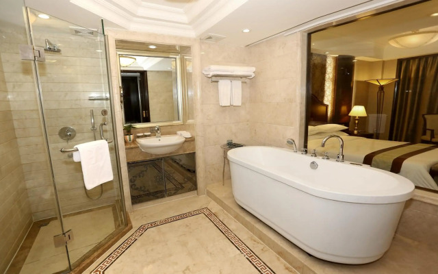 Grand Palace Hotel