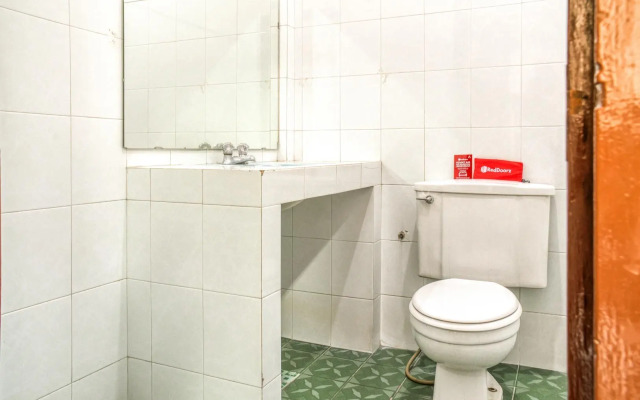 RedDoorz near Plaza Senayan