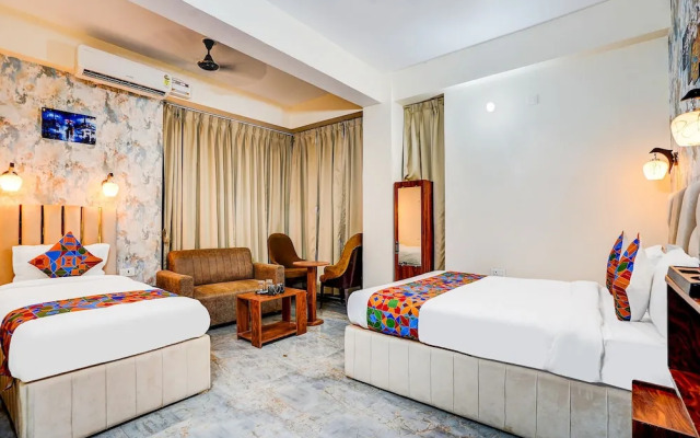 Fabhotel Dream Palace I