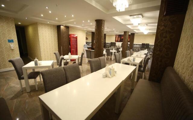 Grand Silay Hotel