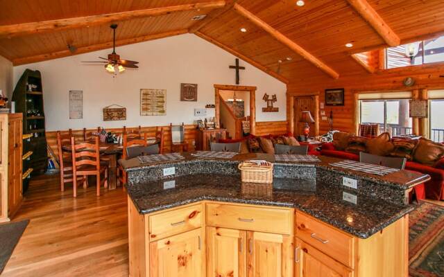 Castle Glen Chalet-1845 by Big Bear Vacations