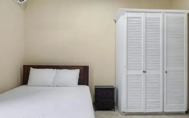 Your quaint home just steps from beach