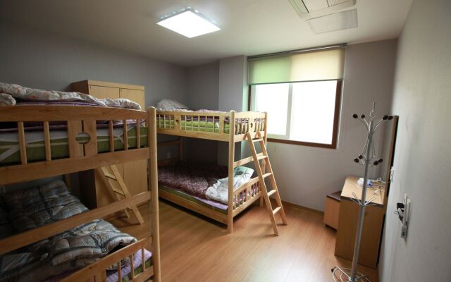 Miso Guesthouse - Hostel