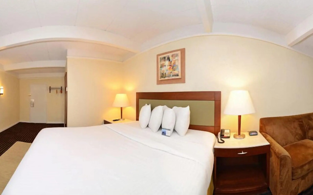 Lexington Inn & Suites NW Chicago Elgin