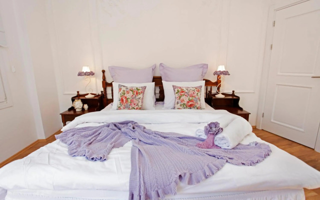 The White Swan Suites Beyoglu