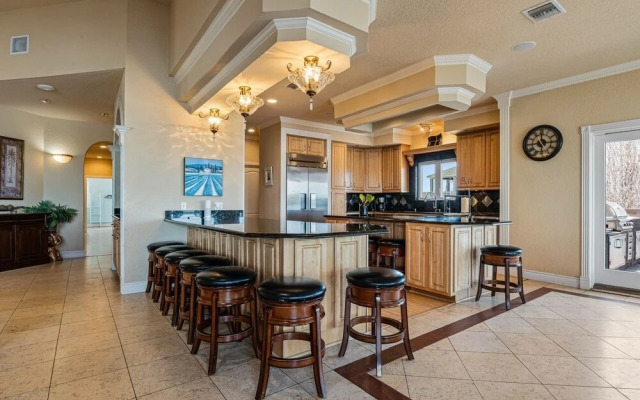 Crystal Beach Villa 5 Bedroom Home