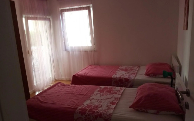 Sab - 40 m from beach - A2(4+2)