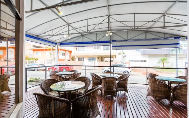 Bombinhas Palace Hotel