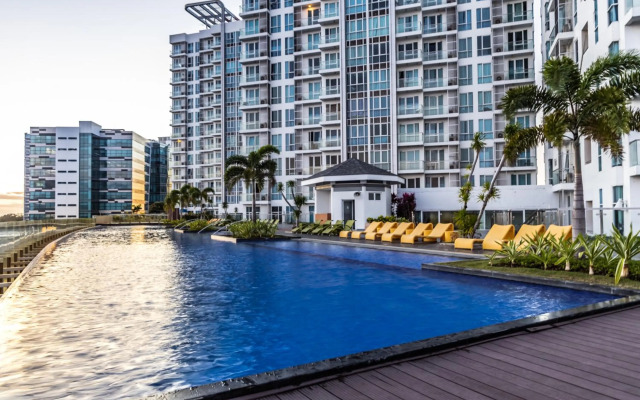 CSuites at 8 Newtown Residences