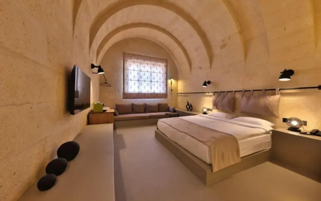 Simurg Cave House