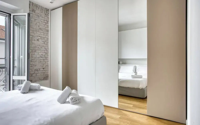 Modern Flat Near Historic Castle