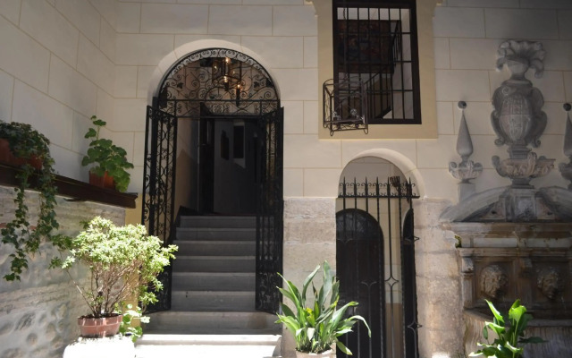 Palacio Mariana Pineda Hotel